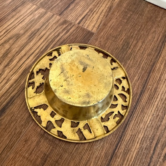 Vintage Chinese Brass Gold Ashtray Flower Cutouts Floral - Picture 4 of 6